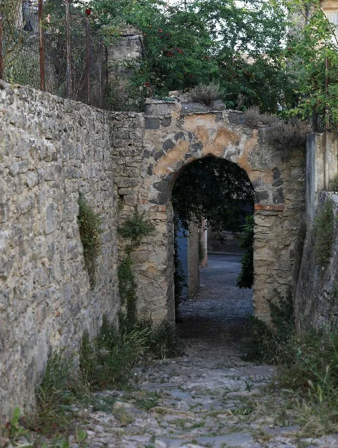 Le 37 Malaucene Bed & Breakfast