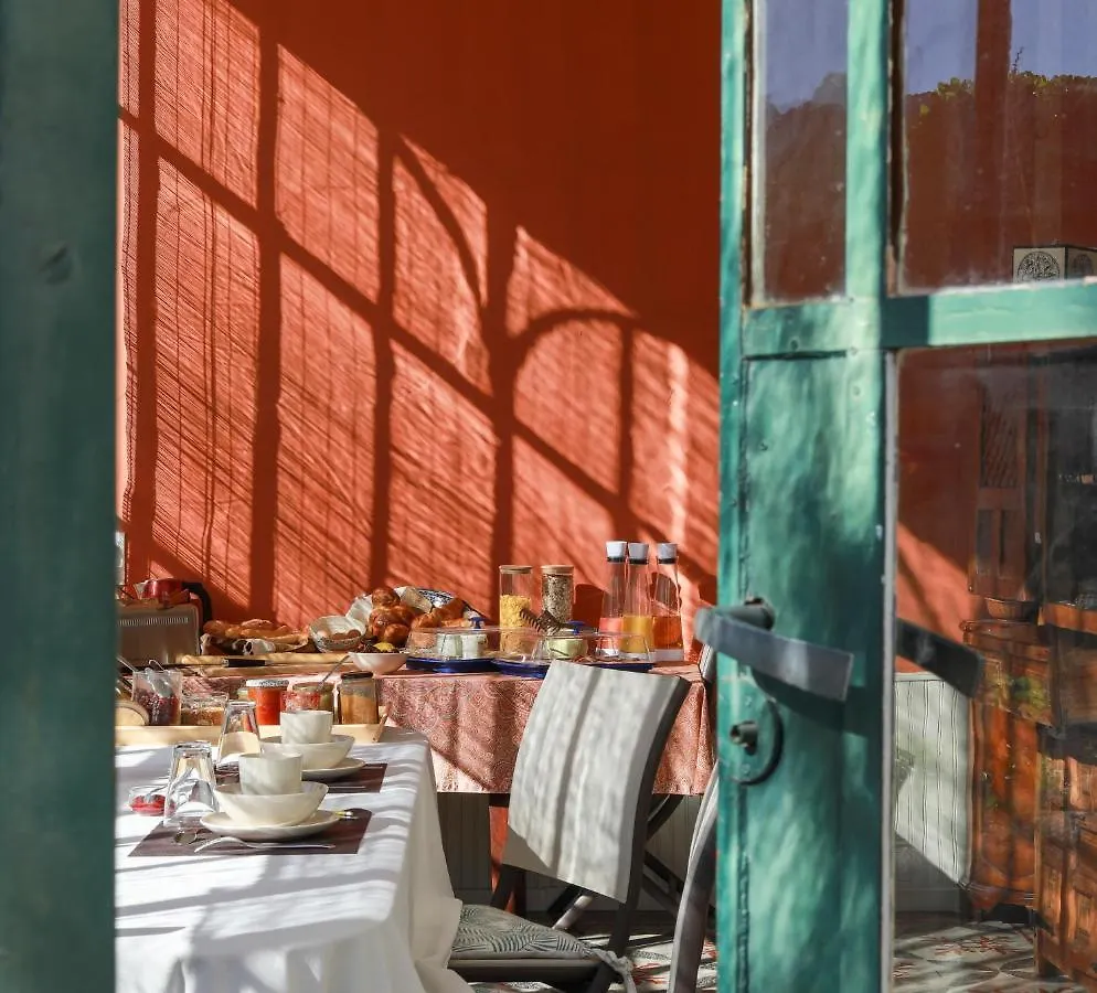 Le 37 Malaucene Bed & Breakfast